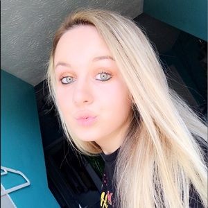 Meet your Posher, Michaela